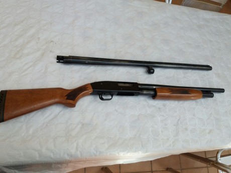 ----VENDIDA GRRACIAS----

 Se vende escopeta de corredera Mossberg 500A , Calibre 12/76.
 Con 2 Cañones 02
