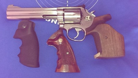 SE CAMBIA REVOLVER SMITH &WESSON  MODELO 686 3  357 MAGNUN EN PERFECTO ESTADO CON CACHAS ORIGINAL 00
