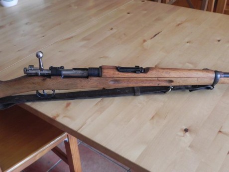 Hola a todos,  me veo obligado a vender a mis dos joyas, el primero un Carl Gustav largo en 6.5x55, con 40