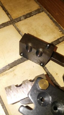 vendo por no usar para recarga y fabricación de puntas y recalibrado:
- fundidor de plomo lee 220V    01