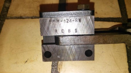 vendo por no usar para recarga y fabricación de puntas y recalibrado:
- fundidor de plomo lee 220V    10