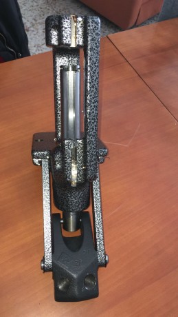 VENDO PRENSA CRUSHER II DE LYMAN COMPLETAMENTE NUEVA NUNCA HA SIDO MONTADA NI TIENE NADA DE MALO LA VENDO 160