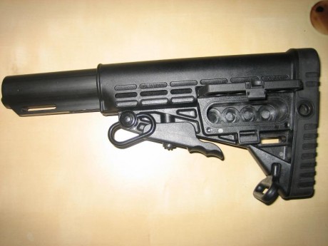 Hola.  Vendo esta culata con cajón portapílas, y raíl para acoplar un lomo regulable , también tiene diferentes 01