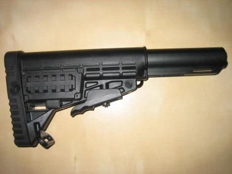 Hola.  Vendo esta culata con cajón portapílas, y raíl para acoplar un lomo regulable , también tiene diferentes 00