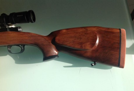 Hola, vendo rifle alemán de rastro Mauser 98 Stutzen, calibre 9,3x62. Muy corto y manejable, cañón de 10