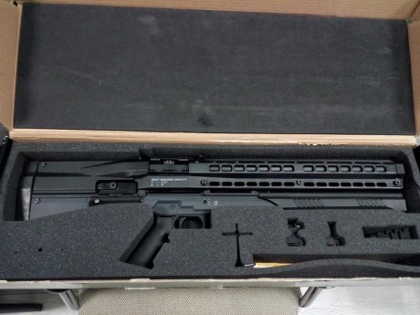 Rifle UTS-15 de lucho militar y policial.
Caja hecha 100% de polímero. 
Escopeta de corredera con acción 02