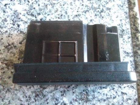 Hola.
Vendo cargador para semiautomático HK SLB 2000, calibre 30-06, de cinco cartuchos de capacidad.
Precio 02