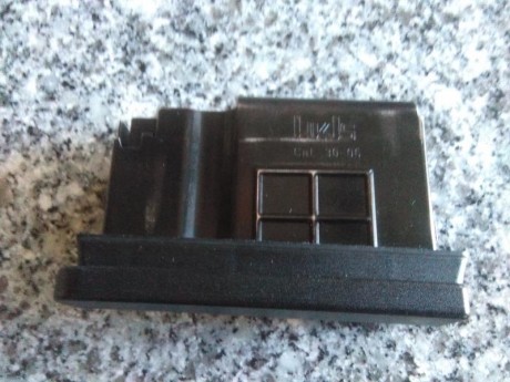 Hola.
Vendo cargador para semiautomático HK SLB 2000, calibre 30-06, de cinco cartuchos de capacidad.
Precio 00