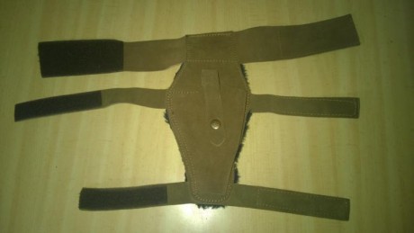   

Funda tobillera nueva para pistolas del tamaño de una PP, Constable, compacta 9mm, etc.
30€ con envío 01