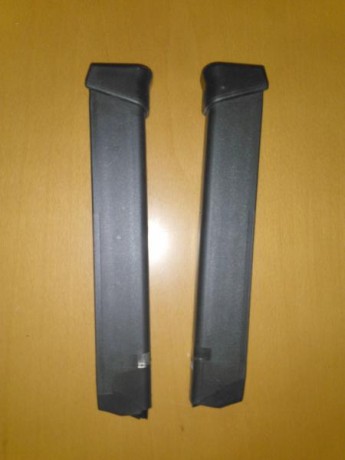 vendo 2 cargadores para pistolas Glock 9mmPB con capacidad para 33 disparos 
precio 80 euros los dos
completamente 01