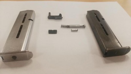 Vendo dos cargadores de la Pistola 9 CORTO Star S de 7 cartuchos de capacidad uno color Inox y otro pavonado 00