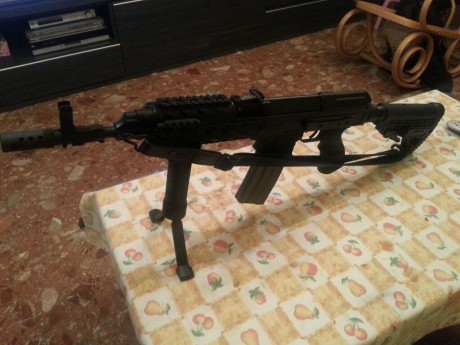 Hola a todos,

Pongo a la venta este rifle VZ58 semi automático en calibre 222, tiene menos de 200 disparos 52