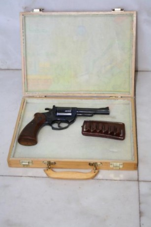 Buenos días 
Se vende revolver  marca ASTRA modelo CADIX 4 pulgadas calibre 38. En perfecto estado, muy 10