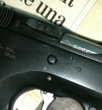 Vendo pistola CZ75, modelo original, no es la B. 
Comprada de segunda mano hace dos años, de origen checo 80