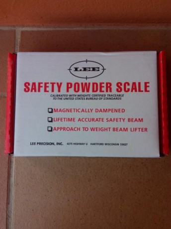 vendo bascula lee nueva.venia con el kit de lee que compre hace 3 meses.
solo ha hecho unas 30 pesadas.
la 02