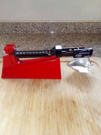 vendo bascula lee nueva.venia con el kit de lee que compre hace 3 meses.
solo ha hecho unas 30 pesadas.
la 00