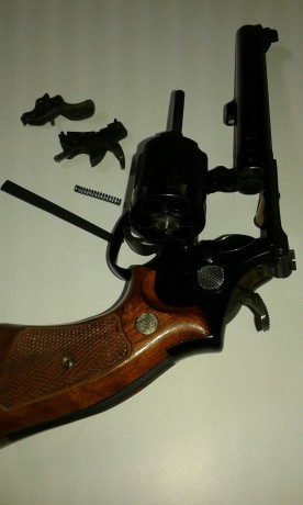 Vendo Revolver Smith & Wesson Mod. 14-K38. COMO NUEVO. Con dos sistemas de disparadores, de simple 00