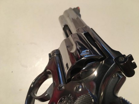 Se vende Smith & wesson 357 mg también admite 38 sp ,como ya sabéis. En 375€ no negociables, el arma 12