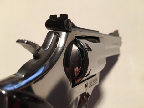 Se vende Smith & wesson 357 mg también admite 38 sp ,como ya sabéis. En 375€ no negociables, el arma 11