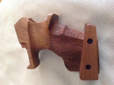 Hola vendo está cacha talla m para pardini sp y hp,es una cesar morini la compre a un forero la semana 02