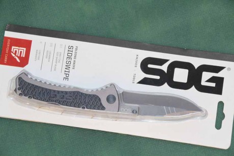 Cuchillos SOG, excelentes¡¡¡¡ Nuevos a estrenar.
SOG Zoon S30V carbon fiber, 120 euros, REBAJADO 90 EUROS
SOG 02