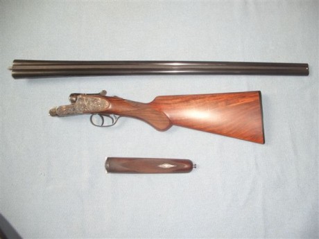 Vendo Aya yuxtapuesta calibre 28, cierre greener, fino pistolet,  culata sin cortar, muy poco usada, en 01
