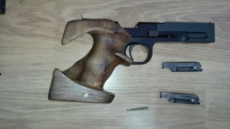 Hola a todos:
Un amigo me ha pedido que le anuncie un par de pistolas que quiere vender. Se trata de:
FAS 10