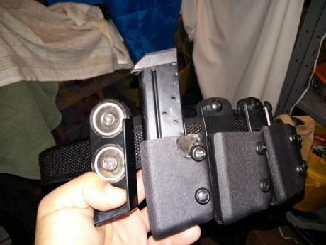 Vendo por cambio de modelo. Son cuatro portacargadores de rodillos safariland para cargadores monohilera 11