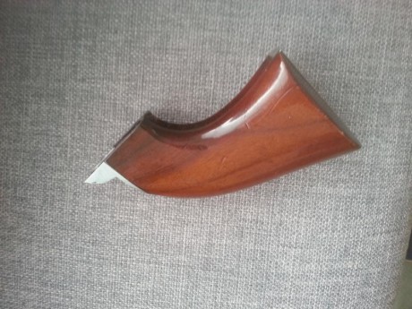 TODO RESERVADO!!!!!!!!!!!!!!
Vendo vainas del 45 LC  y cachas originales de revolver Cattleman de Uberti 00