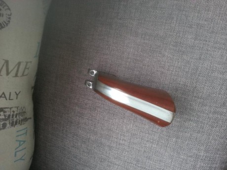 TODO RESERVADO!!!!!!!!!!!!!!
Vendo vainas del 45 LC  y cachas originales de revolver Cattleman de Uberti 81