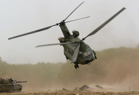 Pues eso, en este hilo pretendo deleitaros como amantes de los aviones de combate que sois muchos, con 171