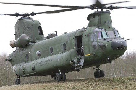 Pues eso, en este hilo pretendo deleitaros como amantes de los aviones de combate que sois muchos, con 00