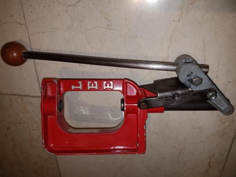 Juego dies 7,62X54r 25eur con portes le falta tapa tienen bastante tiempo pero recargan correctamente 01