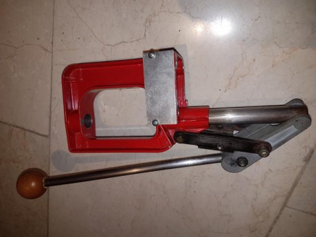 Juego dies 7,62X54r 25eur con portes le falta tapa tienen bastante tiempo pero recargan correctamente 00