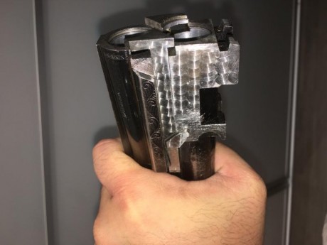 Vendo escopeta de la marca Lanber calibre 12 con cañones superpuestos de 75cm de largo, cañones ventilados 10