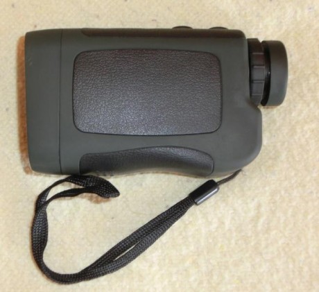 Saludos al foro.

Pongo en venta un medidor laser Hawke Range Finder RF600.
Lectura en metros y yardas. 02