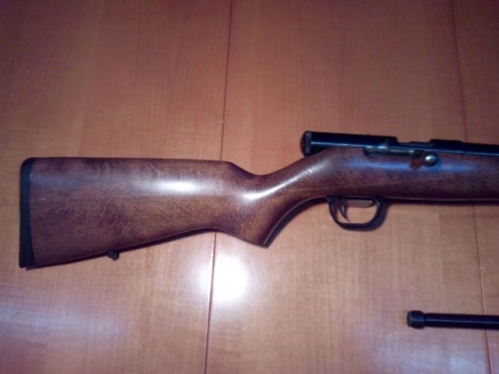 Un compañero veterano se vende este rifle y me ha pedido que le eche una mano.
Es un rifle Tracker 209 00