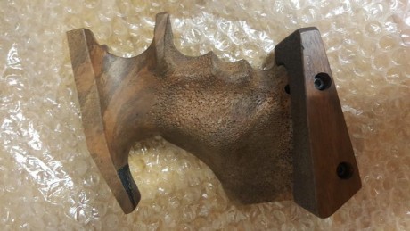 Vendo Cacha Match Guns  ,se puede utilizar en todas las armas de esta marca,talla L
Precio 50 euros 02