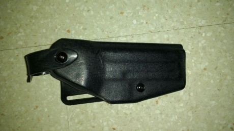 Funda para pistola hk usp. Precio 40 euros mas envio, si fuera necesario. Esta usada pero en buenas condiciones. 02