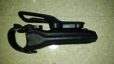 Funda para pistola hk usp. Precio 40 euros mas envio, si fuera necesario. Esta usada pero en buenas condiciones. 01