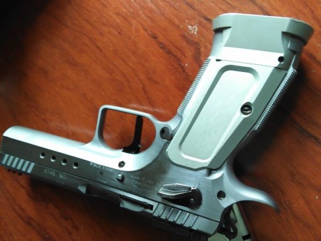 Se vende Tanfoglio Stock para la caegoría Standard de IPSC, en calibre 9mmp. Perfecto funcionamiento, 30