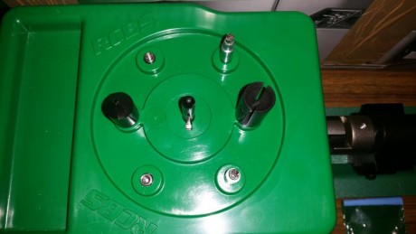  VENDO RCBS UNIVERSAL CASE PREP CENTER COMPLETAMENTE NUEVO     
sin usar nunca funciona perfectamente...viene 02