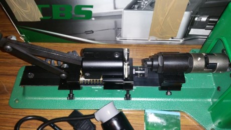  VENDO RCBS UNIVERSAL CASE PREP CENTER COMPLETAMENTE NUEVO     
sin usar nunca funciona perfectamente...viene 10