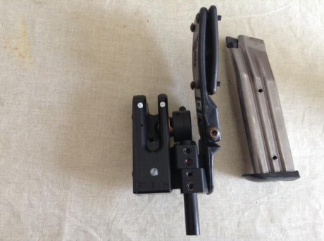 Buenos días.

Por cambio de arma, se vende lote compuesto por funda marca GHOST para STI/SVI, estado excelente 01