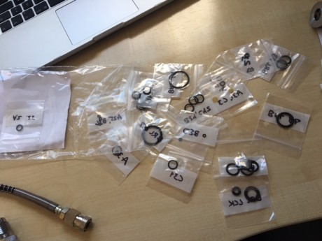 ESTACION DE CARGA CON 2 QUICKFILL HEMBRA Y 1 MACHO----- 40E
3 JUEGOS DE MONTURAS---- 20E
VISOR BSA 32X 02