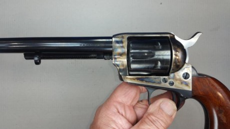 calibre 44-40 , medida 7.1/2" , esta en Zaragoza guiado en f ,,,  300 €   puesto en destino  .tf 02