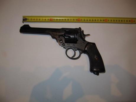 Se vende Webley Mark VI del calibre .455, guiado en F. Precio 400€
Precio Actual: 375€
MODELO ORIGINAL, 00