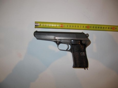 Se vende CZ 52 Cal 7,62 Tokarev. Precio 400€
Esta en Zaragoza y guiada en F. Telefono: 656665344

Peso 01