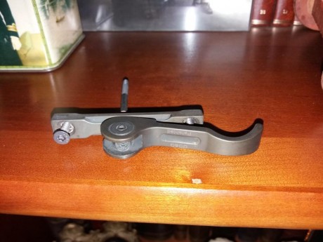 Montura desmontable para visor holografico,para rail weaver o picatinny,permite quitar o poner el visor 00