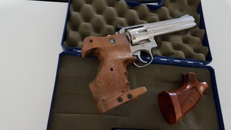 Un compañero de Club vende su revolver S&W 686 en calibre 357 Magnum, evidentemente también puede 00